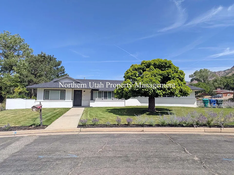 4061 Edgehill Dr