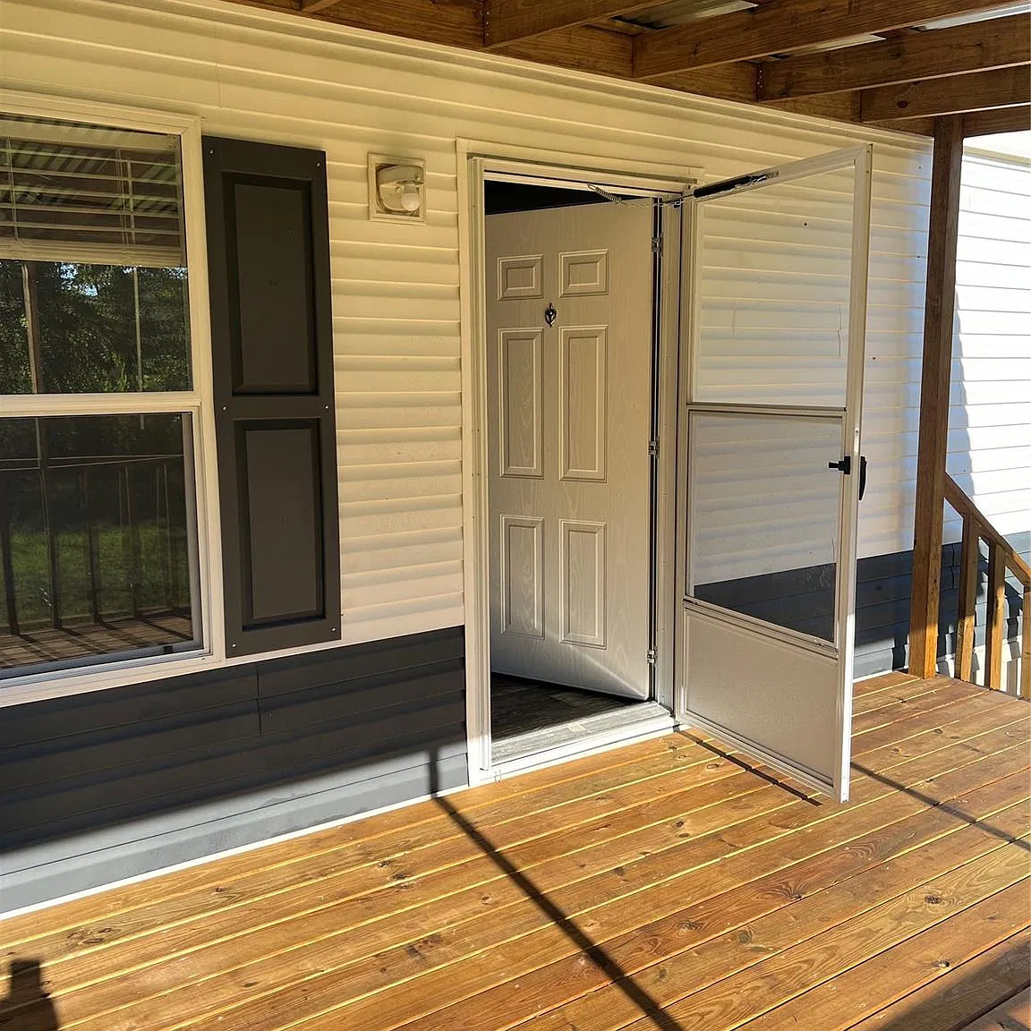 3 bed, 2.0 bath, $1,600 — Photo 2