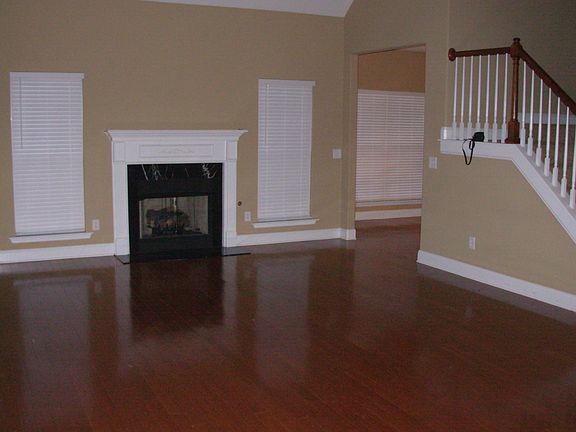 3rd image of 4107 Oakstone Dr