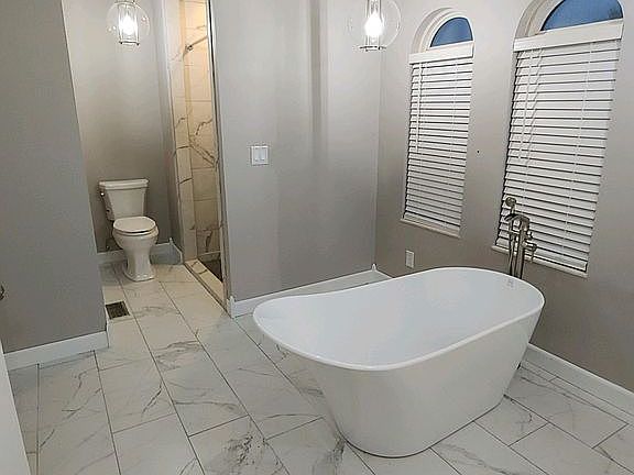 4th image of 110 Ella St
