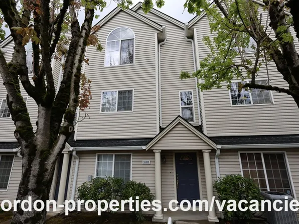 16913 NE Halsey St, Portland, OR 97230