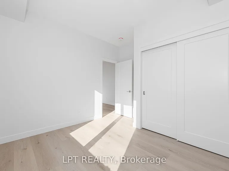 319 Shakespeare St #9 — Photo 17