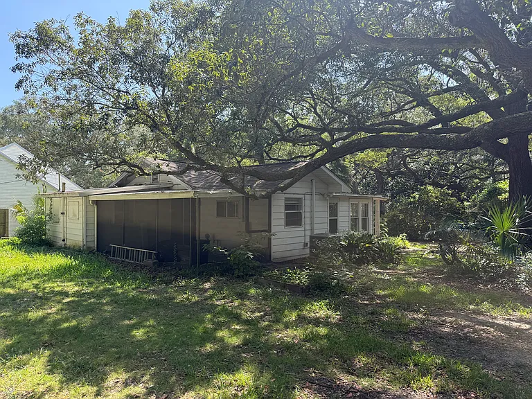 718 Bayou Blvd — Photo 11