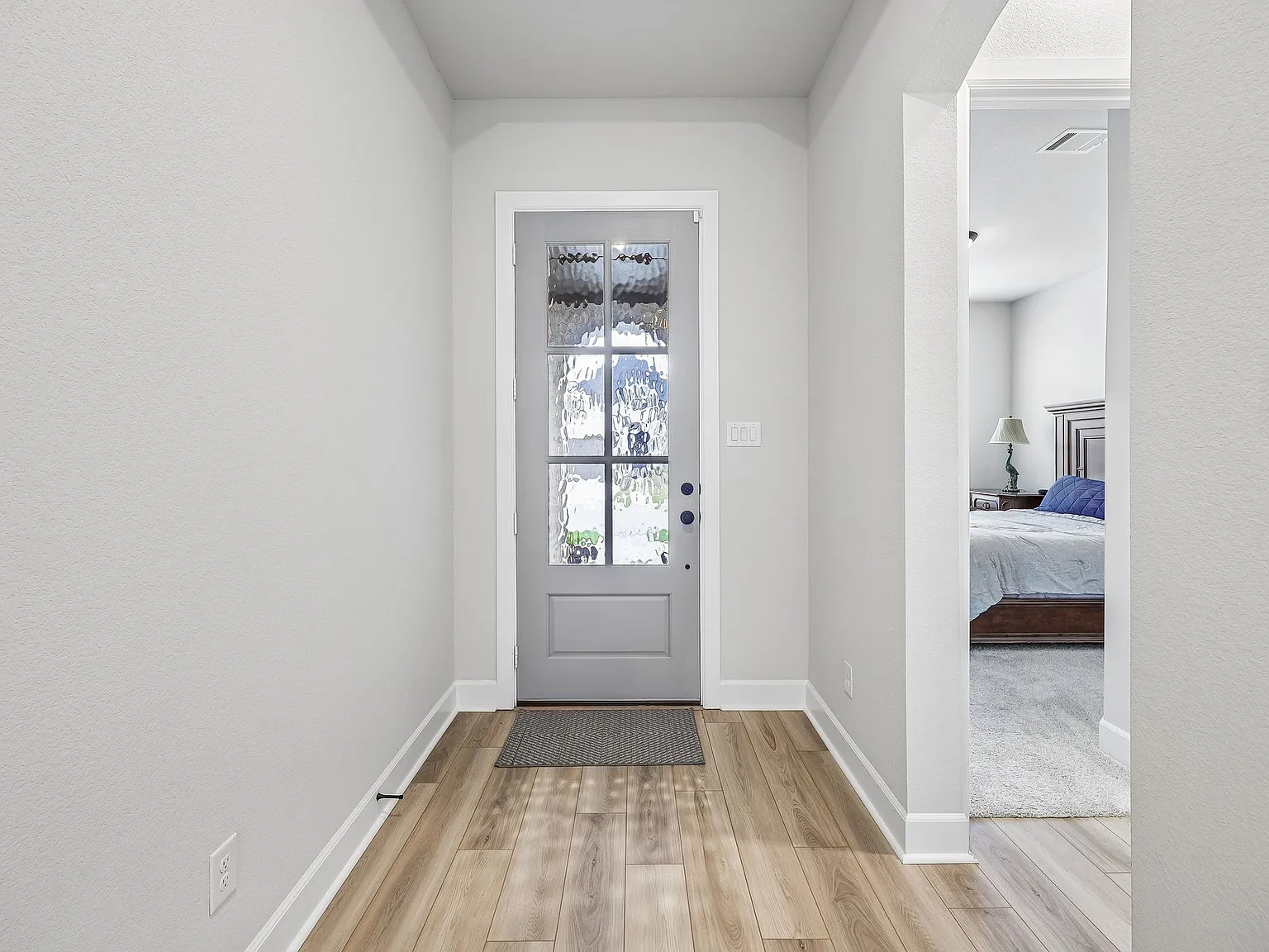 4 bed, 2402 sqft, $3,500 — Photo 3