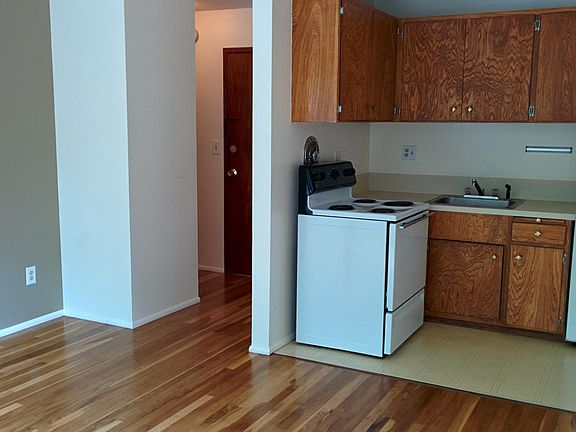 3rd image of 735 Belmont Ave E APT 205