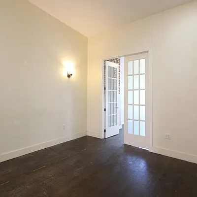 Rented by Nooklyn NYC LLC | media 25