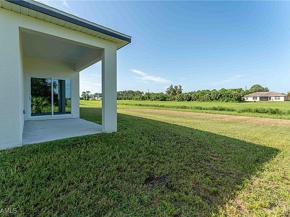 4th image of 3015 NE Beechwood Cir