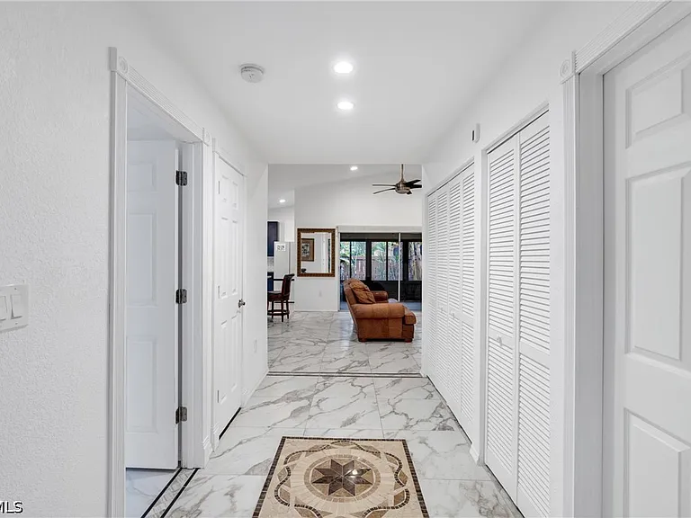 6511 Royal Woods Dr — Photo 4