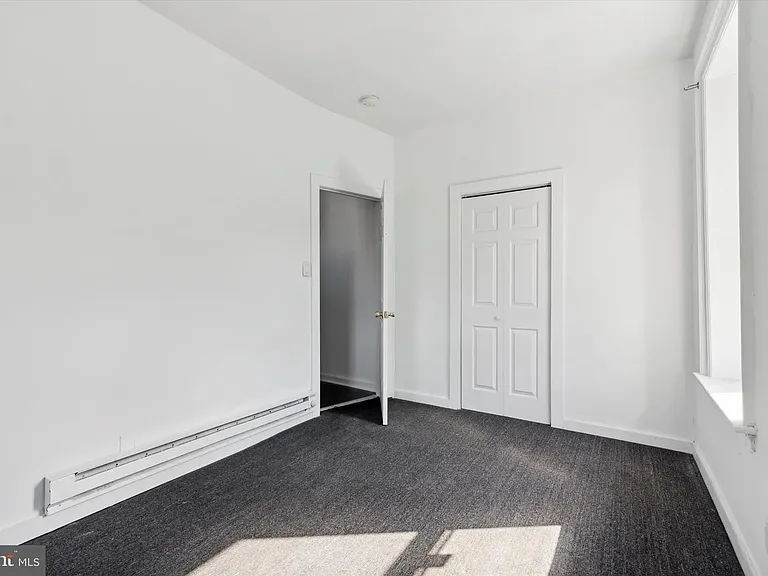 5045 Pulaski Ave — Photo 5