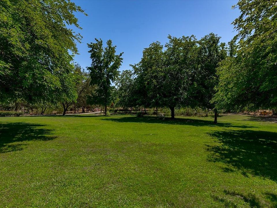 2nd image of 7157 Sierra View Pl