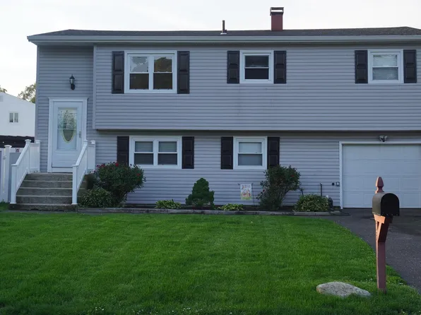 25 Evans Street, Patchogue, NY 11772