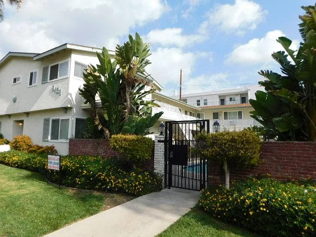 8428 Amigo Ave — Photo 3