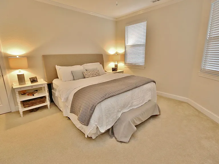 613 Lake Dr — Photo 22
