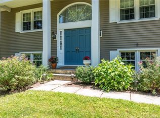 8 Butternut Pl, Stamford, CT 06903