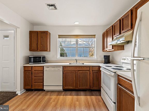 4th image of 1937 Wexford Rd