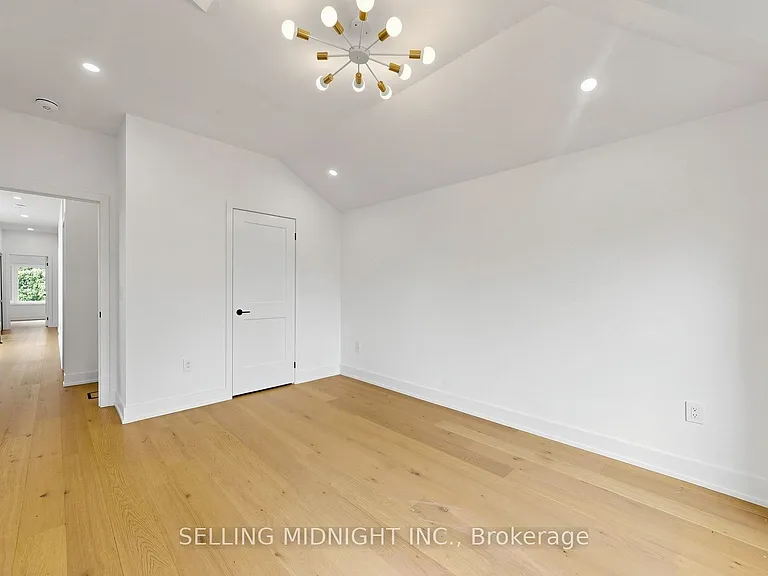 42 Guthrie Ave — Photo 24