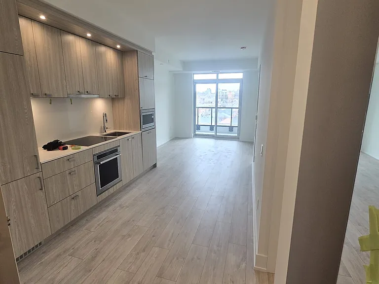 858 Dupont St #Penthouse 32 — Photo 8