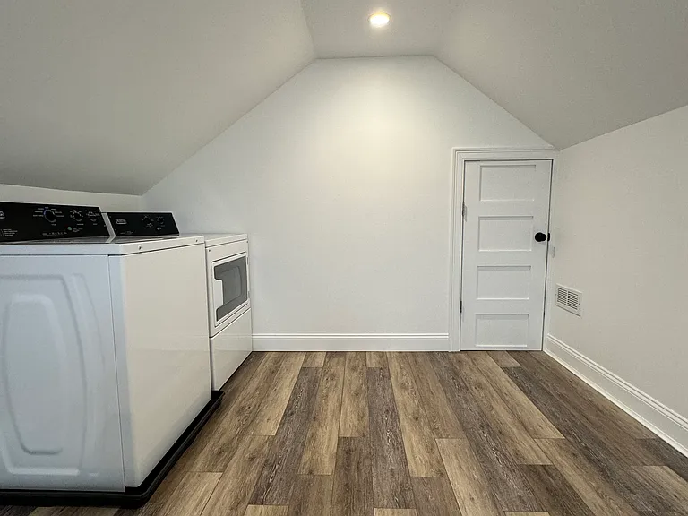 2129 Sunset Ave #2 — Photo 20