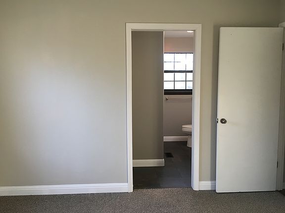 2nd image of 161 Lakeshire Dr