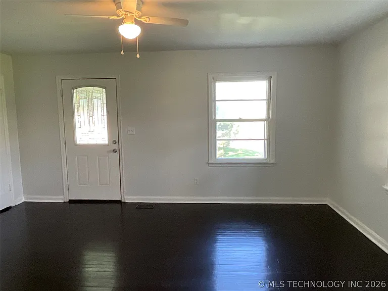 3223 S Jamestown Ave — Photo 4