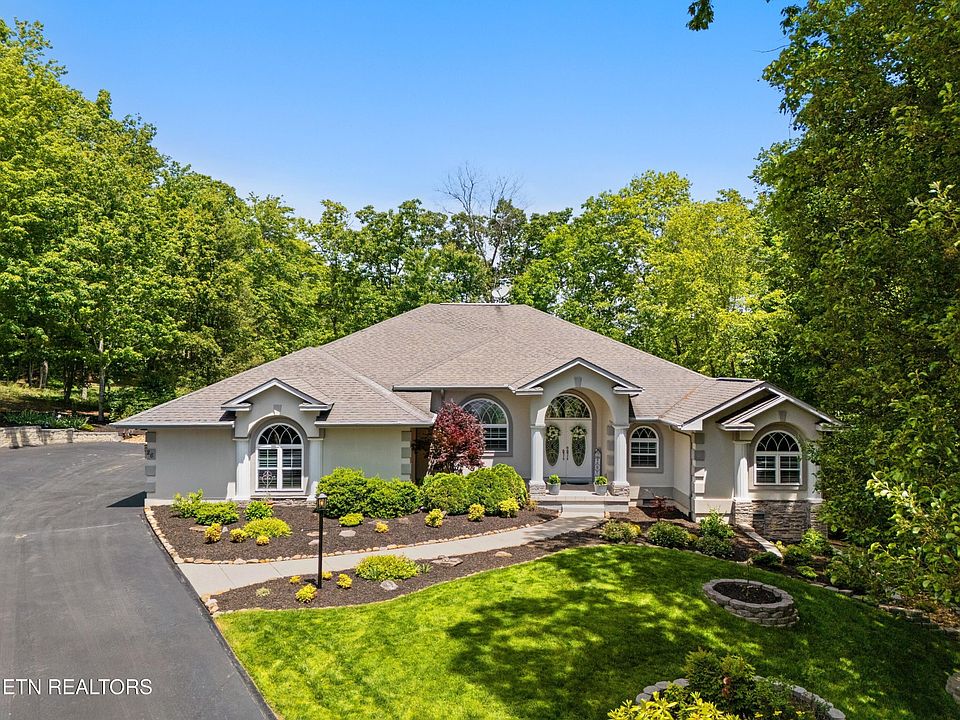 1st image of 26 Bent Oak Ln
