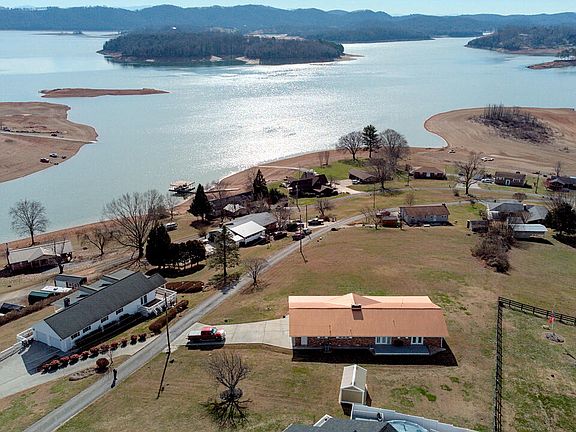 3rd image of 329 Simpson Ln