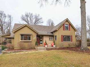 7520 Indian Hill Rd, Cincinnati, OH 45243