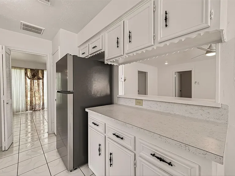 9422 Kristin Dr — Photo 25