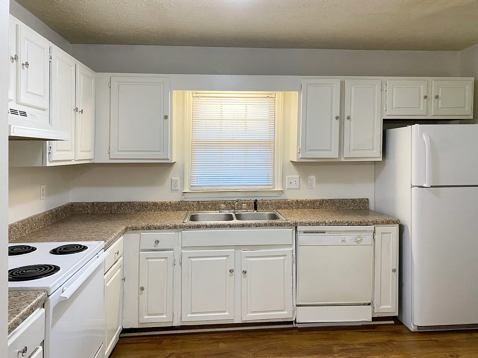 2 bed, 2.5 bath, 1178 sqft, $1,650 — Photo 4