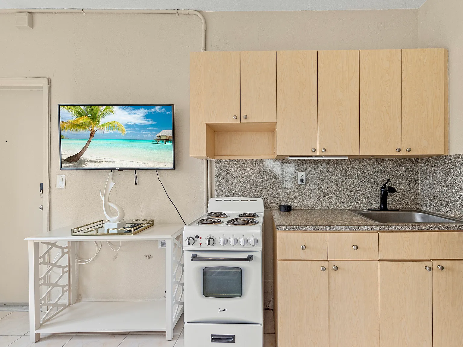 Studio, 400 sqft, $1,550 — Photo 4