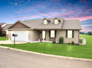140 Jenny Dr, Madisonville, TN 37354