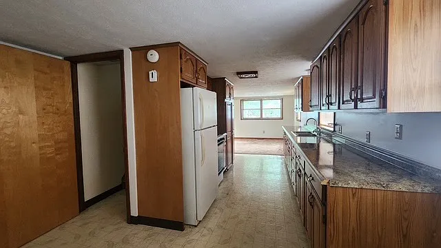 2 bed, 1000 sqft, $1,400 — Photo 3