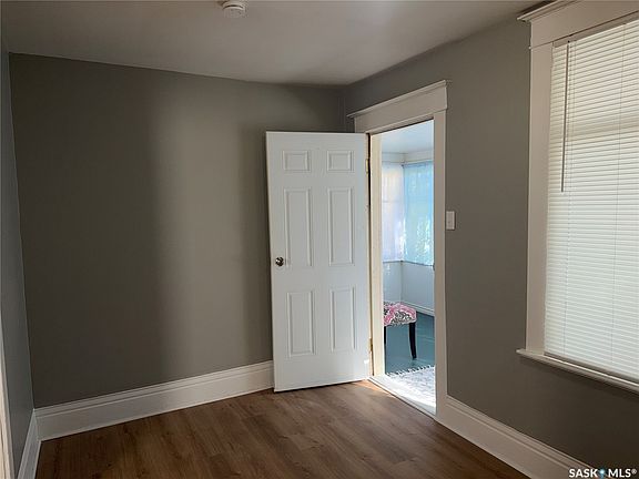 4th image of 309 5th Street E