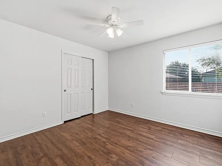 920 Coronation Way — Photo 19