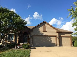 1514 Fox Run Ln, Raymore, MO 64083