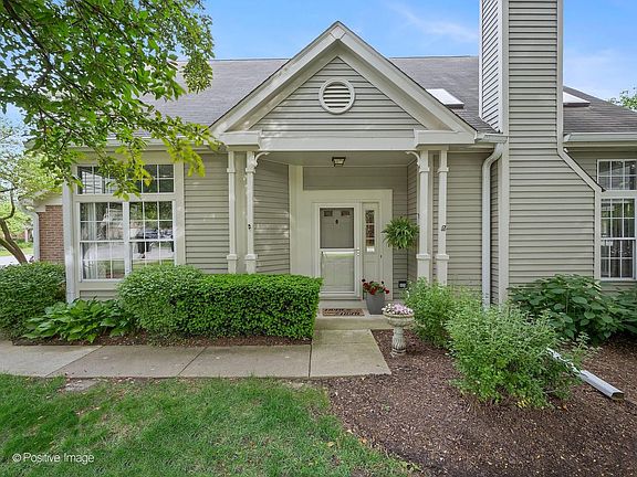 3rd image of 30W032 Laurel Ct