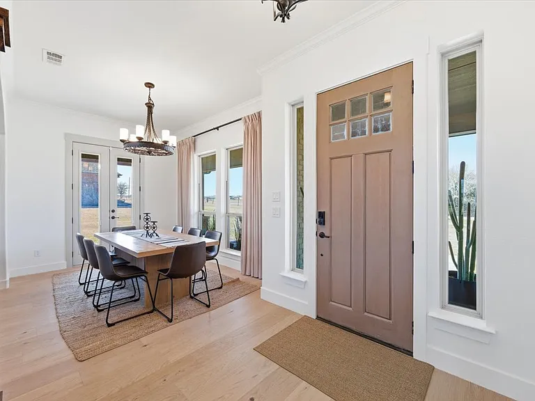 570 S Point Ct — Photo 7