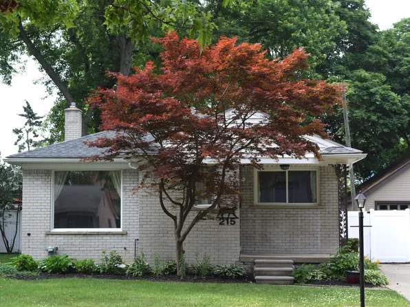 215 Broadacre Ave, Clawson, MI 48017