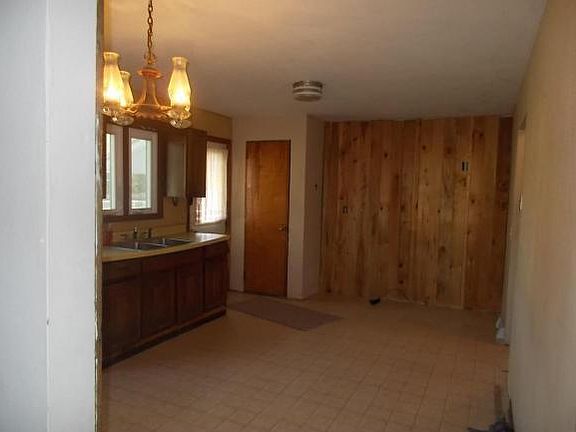 3rd image of 337 Clifford Dr
