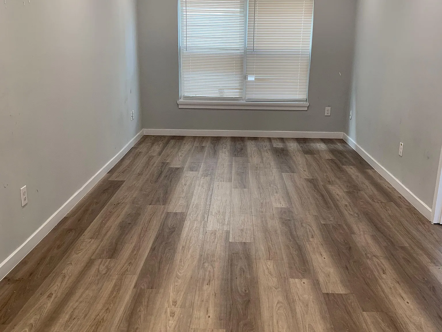 1 bed, $1,718 — Photo 4