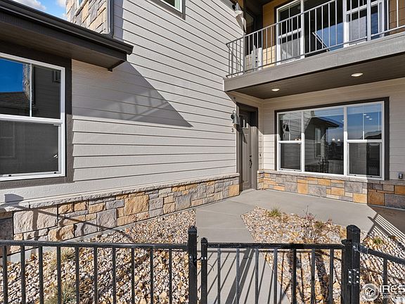 2nd image of 938 Schlagel St #3