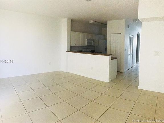 3rd image of 2932 SE 2nd Dr Unit 5