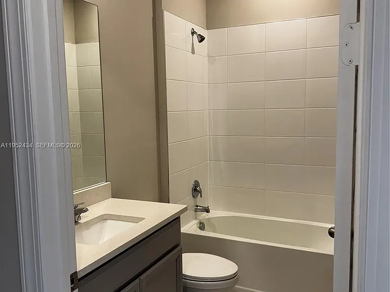 6712 NW Cloverdale Ave — Photo 19