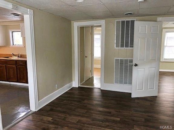 4th image of 114 Sprague Ave #2