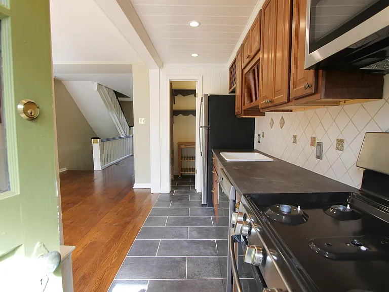 346 E Meehan Ave — Photo 11