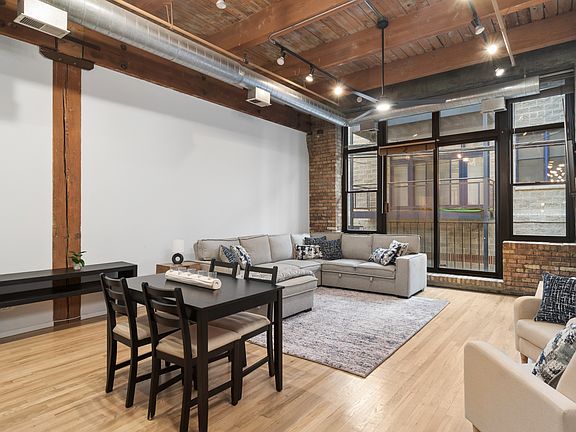 5th image of 2300 W Wabansia Ave APT 117