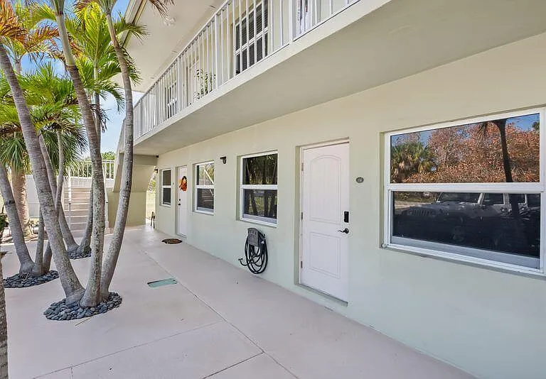2319 Tamarind Dr #102 — Photo 23