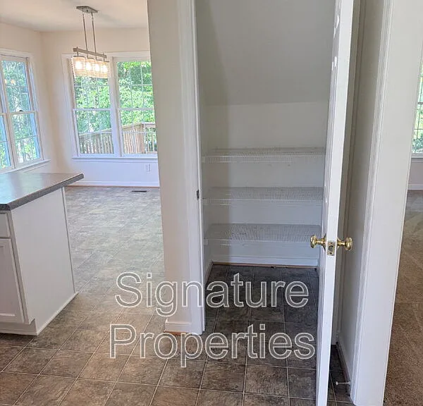 12521 Hillgate Ln — Photo 6