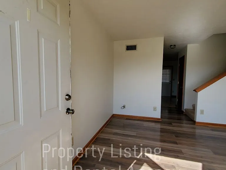 121 Hughes Rd — Photo 6