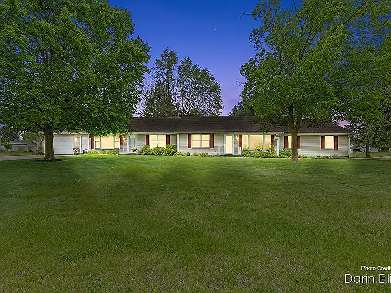 167 Holiday Dr — Photo 21